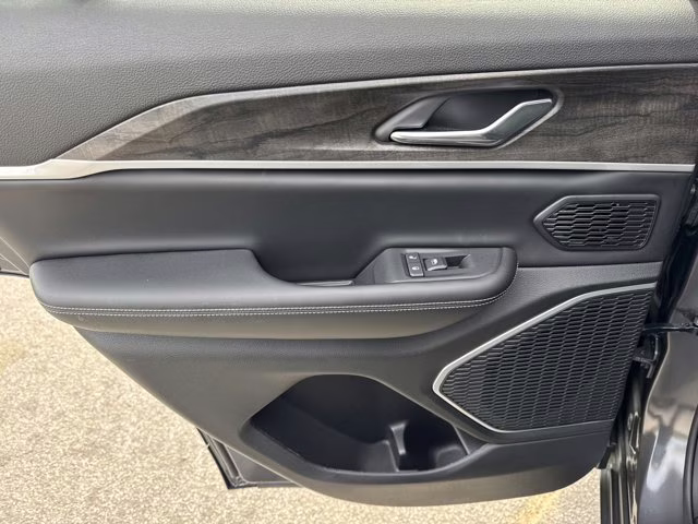 2026 Baltic Gray Metallic Clearcoat Jeep Grand Cherokee Limited 4X4 SUV