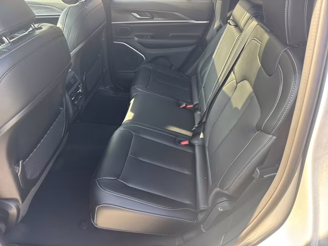 2026 Silver Zynith Jeep Grand Cherokee Limited 4X4 SUV