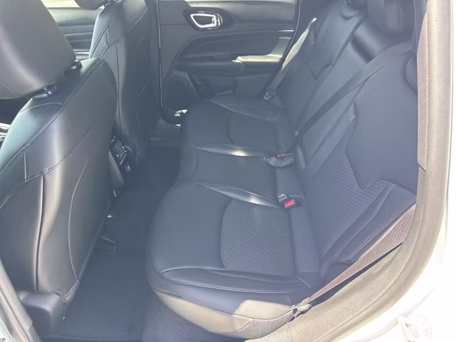 2026 Bright White Clearcoat Jeep Compass Latitude Altitude 4X4 SUV