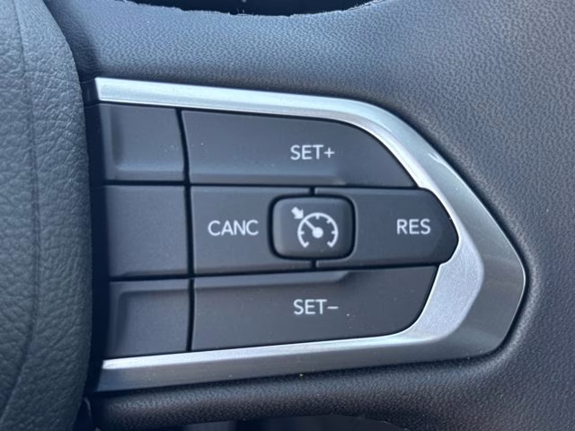 2026 Diamond Black Crystal Pearlcoat Jeep Compass Latitude Altitude 4X4 SUV