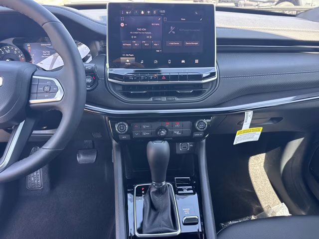 2026 Diamond Black Crystal Pearlcoat Jeep Compass Latitude Altitude 4X4 SUV