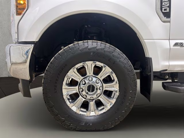 2018 Oxford White Ford Super Duty F-350 SRW Lariat 4X4 Truck