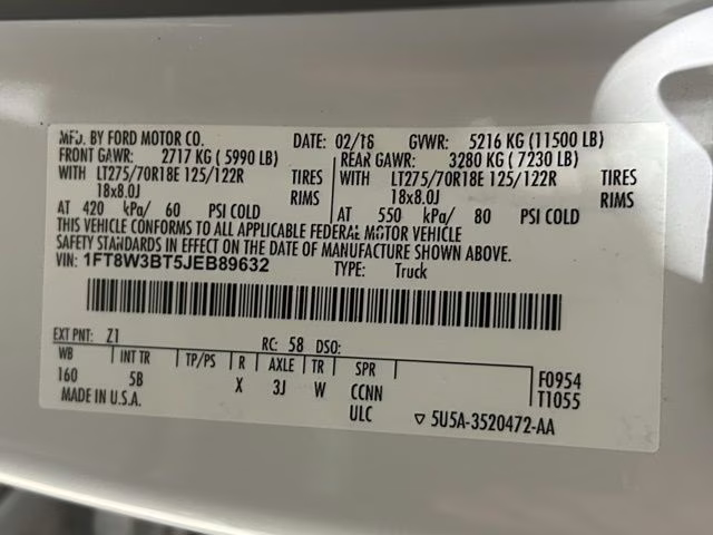 2018 Oxford White Ford Super Duty F-350 SRW Lariat 4X4 Truck