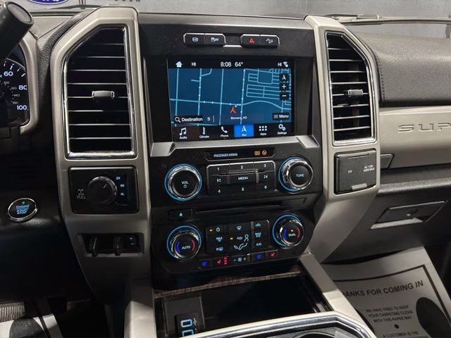 2018 Oxford White Ford Super Duty F-350 SRW Lariat 4X4 Truck