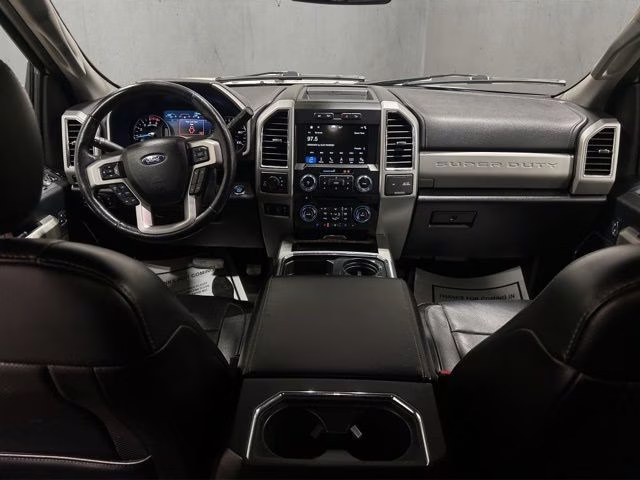 2018 Oxford White Ford Super Duty F-350 SRW Lariat 4X4 Truck