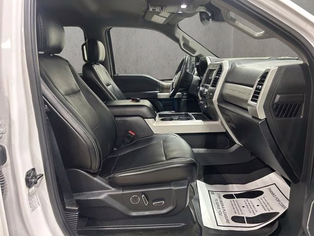 2018 Oxford White Ford Super Duty F-350 SRW Lariat 4X4 Truck