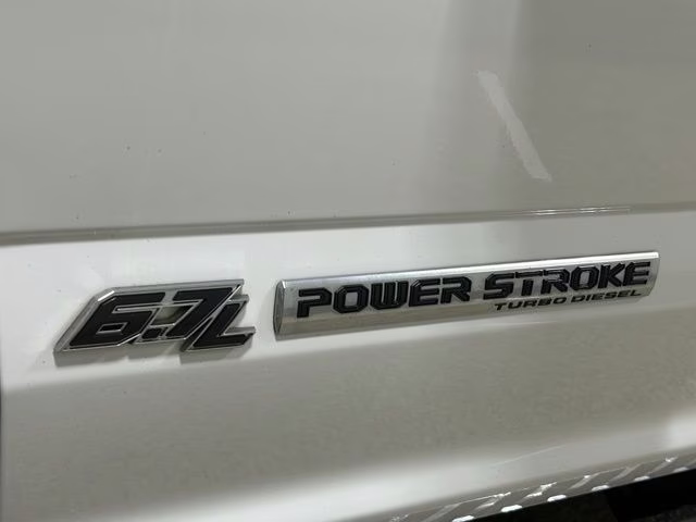 2018 Oxford White Ford Super Duty F-350 SRW Lariat 4X4 Truck