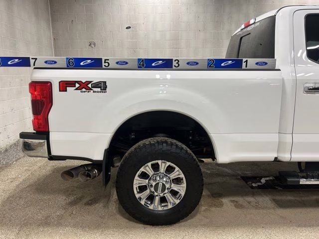 2018 Oxford White Ford Super Duty F-350 SRW Lariat 4X4 Truck