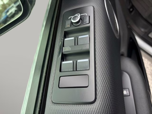 2021 Hakuba Silver Metallic Land Rover Discovery S R-Dynamic AWD SUV