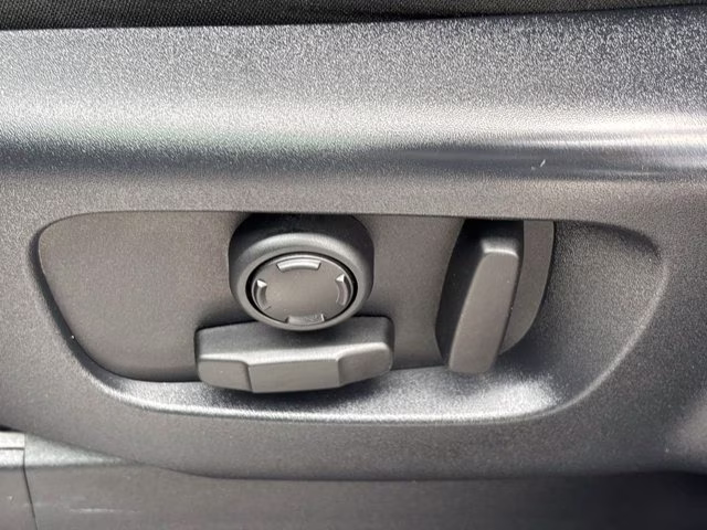 2021 Hakuba Silver Metallic Land Rover Discovery S R-Dynamic AWD SUV