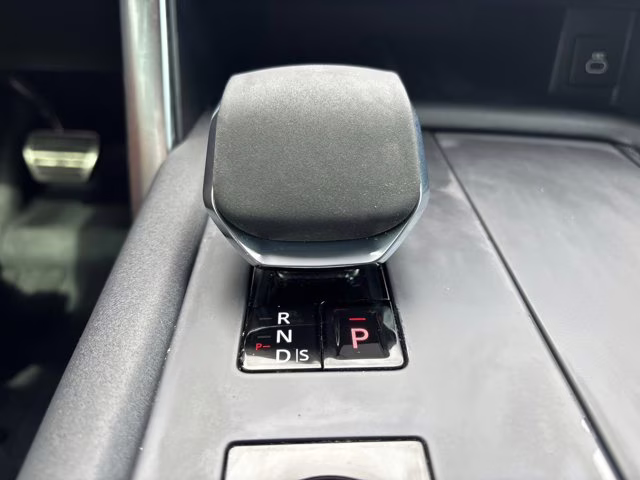 2021 Hakuba Silver Metallic Land Rover Discovery S R-Dynamic AWD SUV