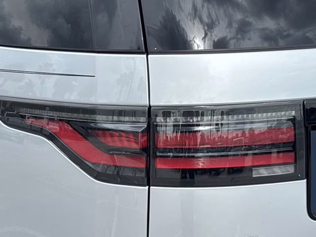 2021 Hakuba Silver Metallic Land Rover Discovery S R-Dynamic AWD SUV