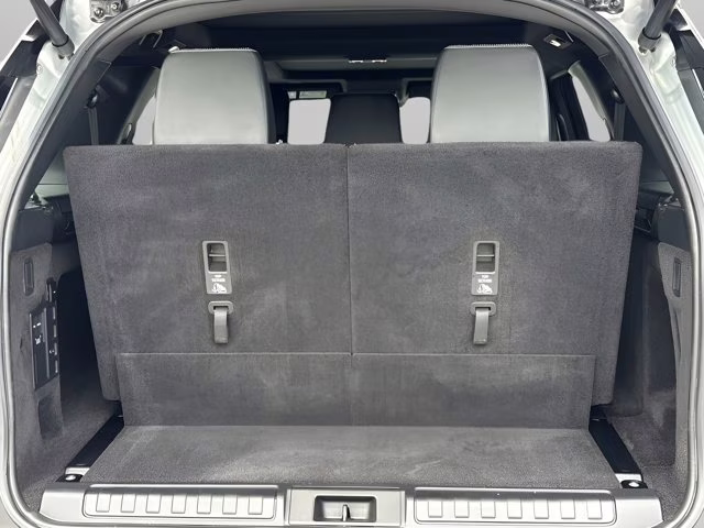 2021 Hakuba Silver Metallic Land Rover Discovery S R-Dynamic AWD SUV