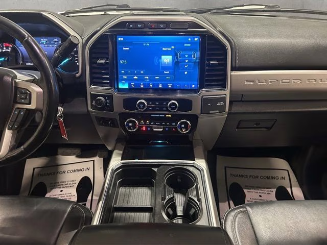 2022 Star White Metallic Tri-Coat Ford Super Duty F-350 SRW Lariat 4X4 Truck