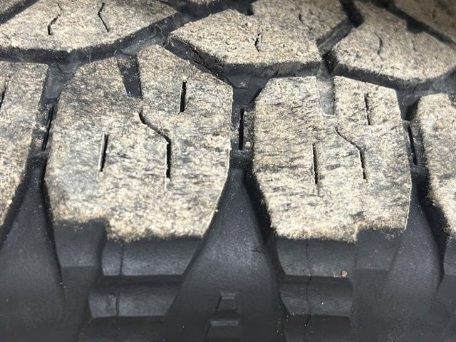 2022 Star White Metallic Tri-Coat Ford Super Duty F-350 SRW Lariat 4X4 Truck