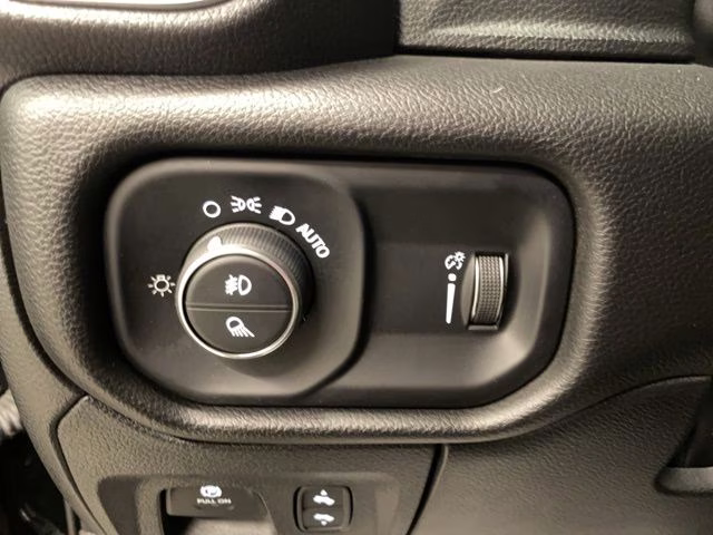 2025 Diamond Black Crystal Pearlcoat Ram 1500 Big Horn/Lone Star 4X4 Truck