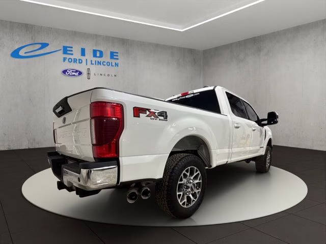 2022 Star White Metallic Tri-Coat Ford Super Duty F-350 SRW Lariat 4X4 Truck
