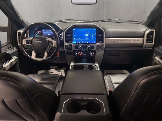 2022 Star White Metallic Tri-Coat Ford Super Duty F-350 SRW Lariat 4X4 Truck