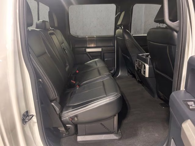 2022 Star White Metallic Tri-Coat Ford Super Duty F-350 SRW Lariat 4X4 Truck