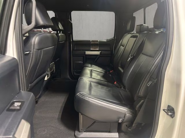 2022 Star White Metallic Tri-Coat Ford Super Duty F-350 SRW Lariat 4X4 Truck