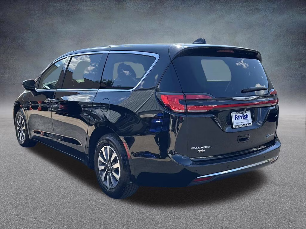 2024 Diamond Black Crystal Pearlcoat Chrysler Pacifica Hybrid Select FWD Van