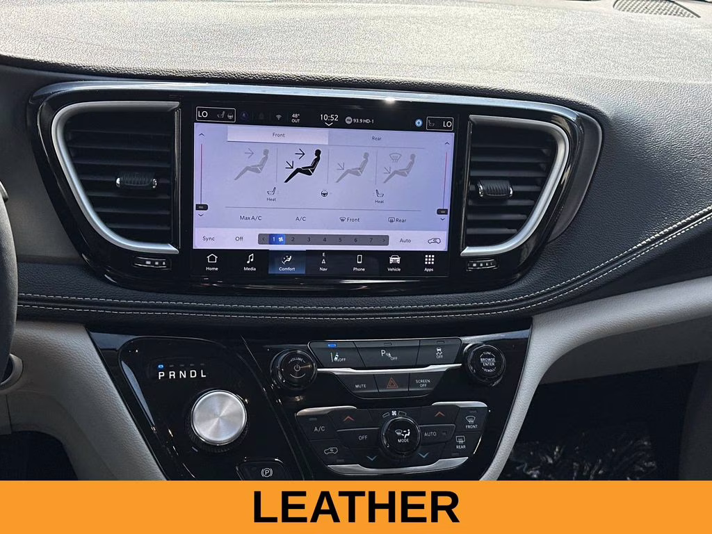 2024 Diamond Black Crystal Pearlcoat Chrysler Pacifica Hybrid Select FWD Van