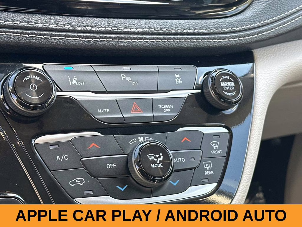 2024 Diamond Black Crystal Pearlcoat Chrysler Pacifica Hybrid Select FWD Van