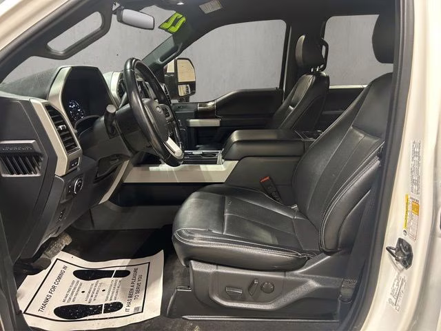 2022 Star White Metallic Tri-Coat Ford Super Duty F-350 SRW Lariat 4X4 Truck