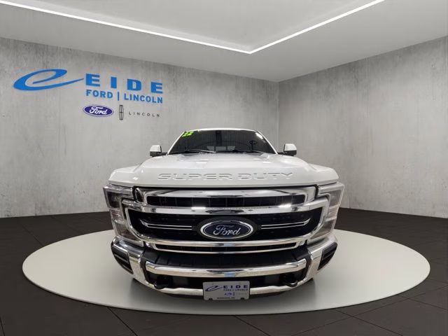 2022 Star White Metallic Tri-Coat Ford Super Duty F-350 SRW Lariat 4X4 Truck