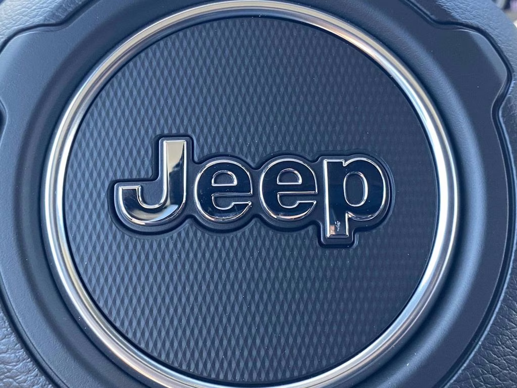 2026 Granite Crystal Metallic Clearcoat Jeep Gladiator Sport S 4X4 Truck