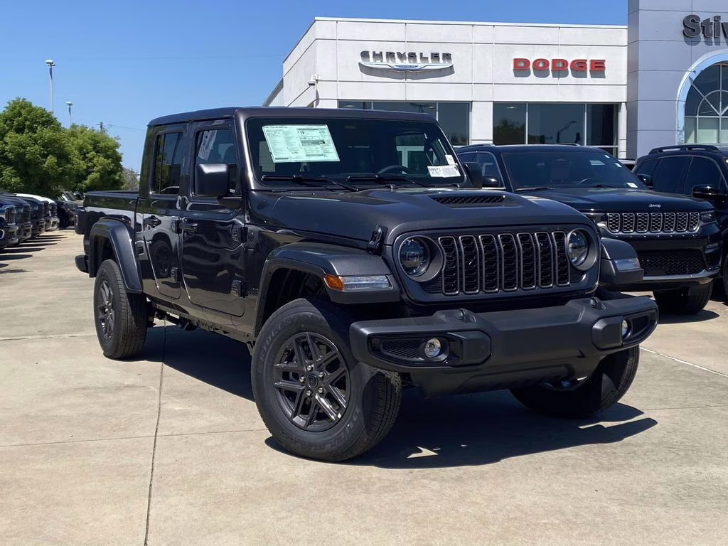 2026 Granite Crystal Metallic Clearcoat Jeep Gladiator Sport S 4X4 Truck