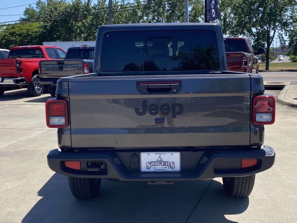 2026 Granite Crystal Metallic Clearcoat Jeep Gladiator Sport S 4X4 Truck