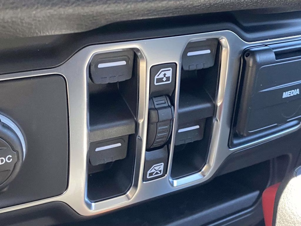 2026 Granite Crystal Metallic Clearcoat Jeep Gladiator Sport S 4X4 Truck