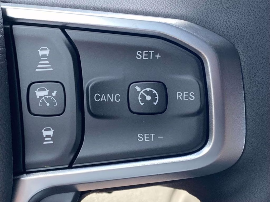 2026 Diamond Black Crystal Pearlcoat Ram 1500 Big Horn/Lone Star 4X4 Truck