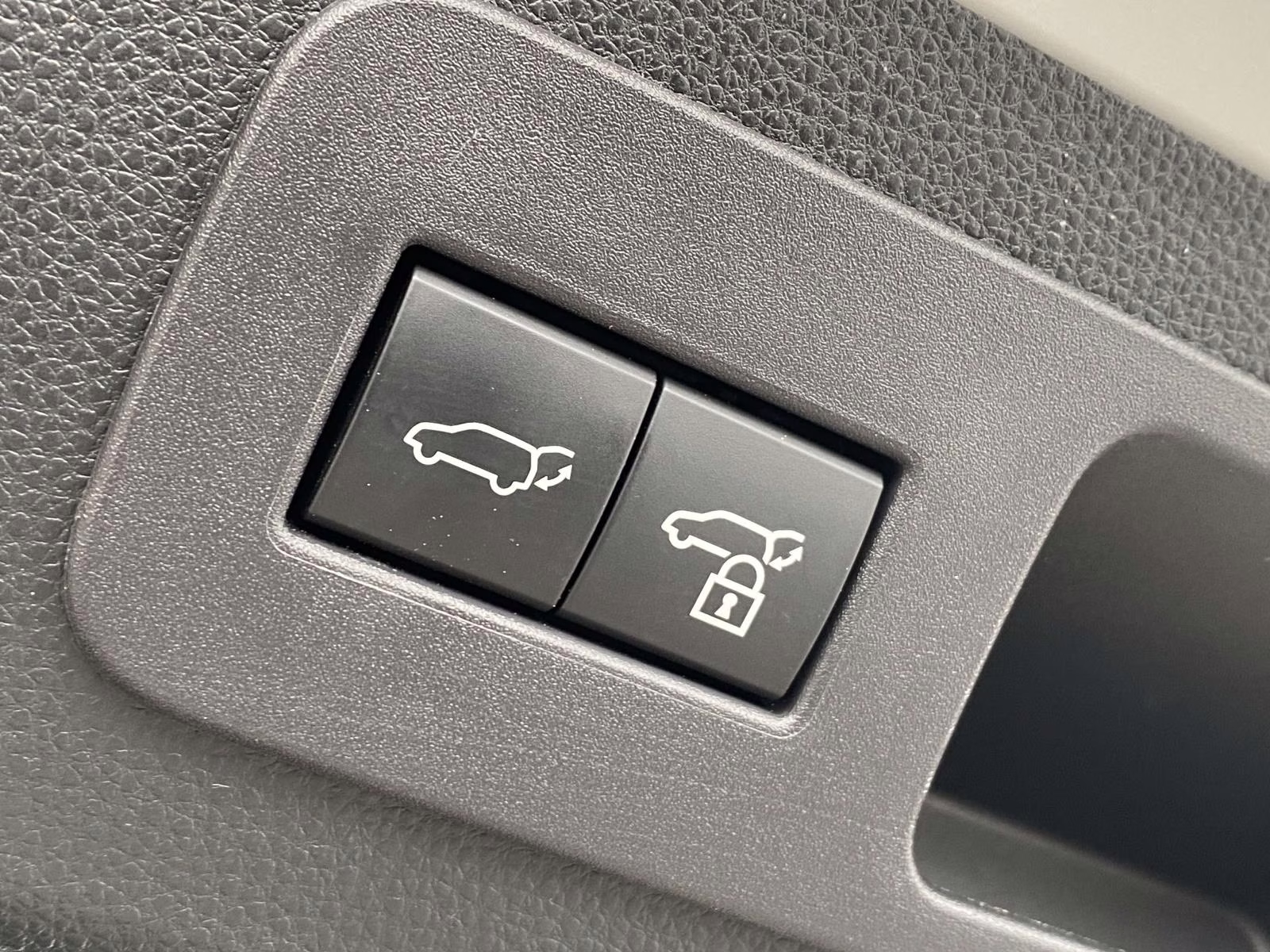 2025 Eminent White Pearl Lexus LX 700h Luxury 4X4 SUV