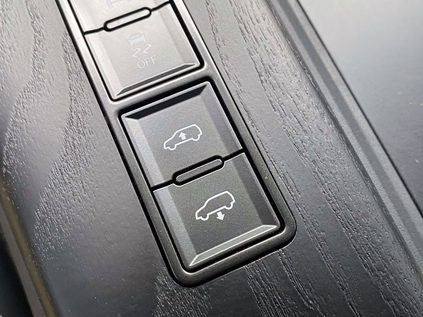 2025 Eminent White Pearl Lexus LX 700h Luxury 4X4 SUV