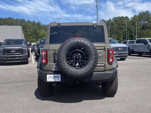 2026 Gray Ford Bronco Outer Banks 4X4 SUV