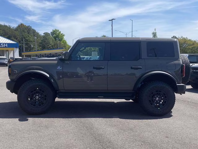 2026 Gray Ford Bronco Outer Banks 4X4 SUV