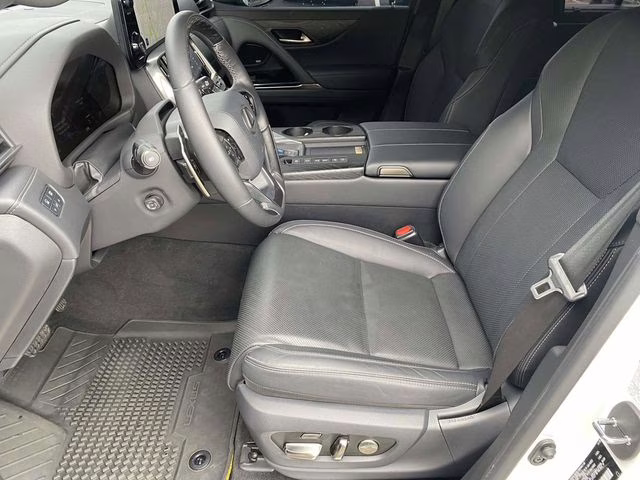 2025 Eminent White Pearl Lexus LX 700h Luxury 4X4 SUV