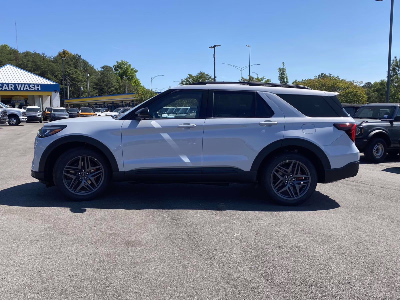 2026 White Metallic Ford Explorer ST 4X4 SUV