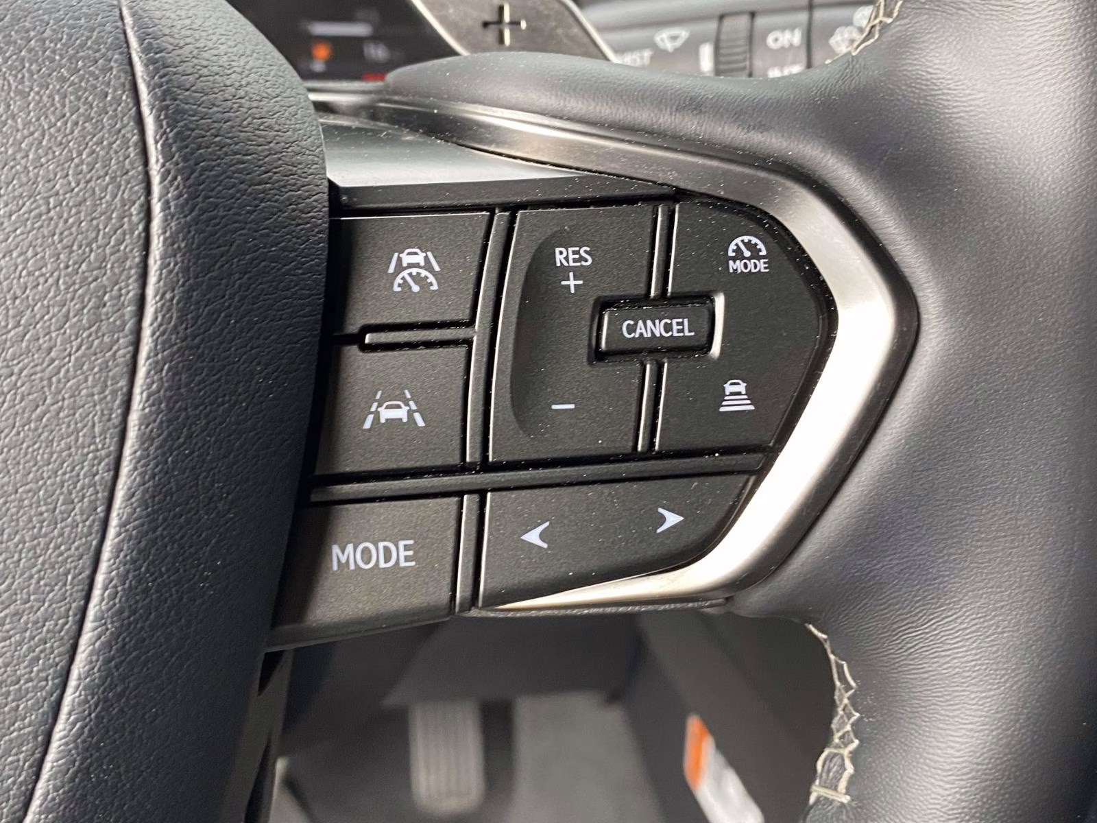 2025 Eminent White Pearl Lexus LX 700h Luxury 4X4 SUV