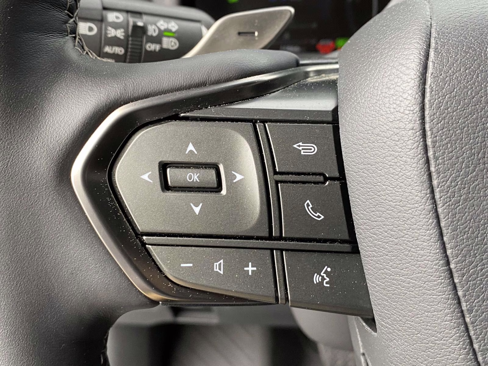 2025 Eminent White Pearl Lexus LX 700h Luxury 4X4 SUV