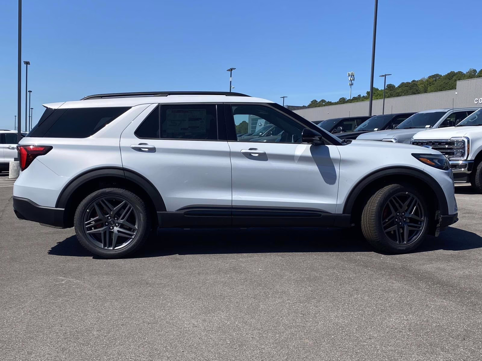 2026 White Metallic Ford Explorer ST 4X4 SUV