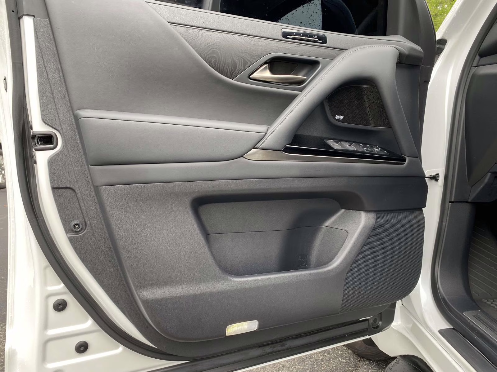 2025 Eminent White Pearl Lexus LX 700h Luxury 4X4 SUV