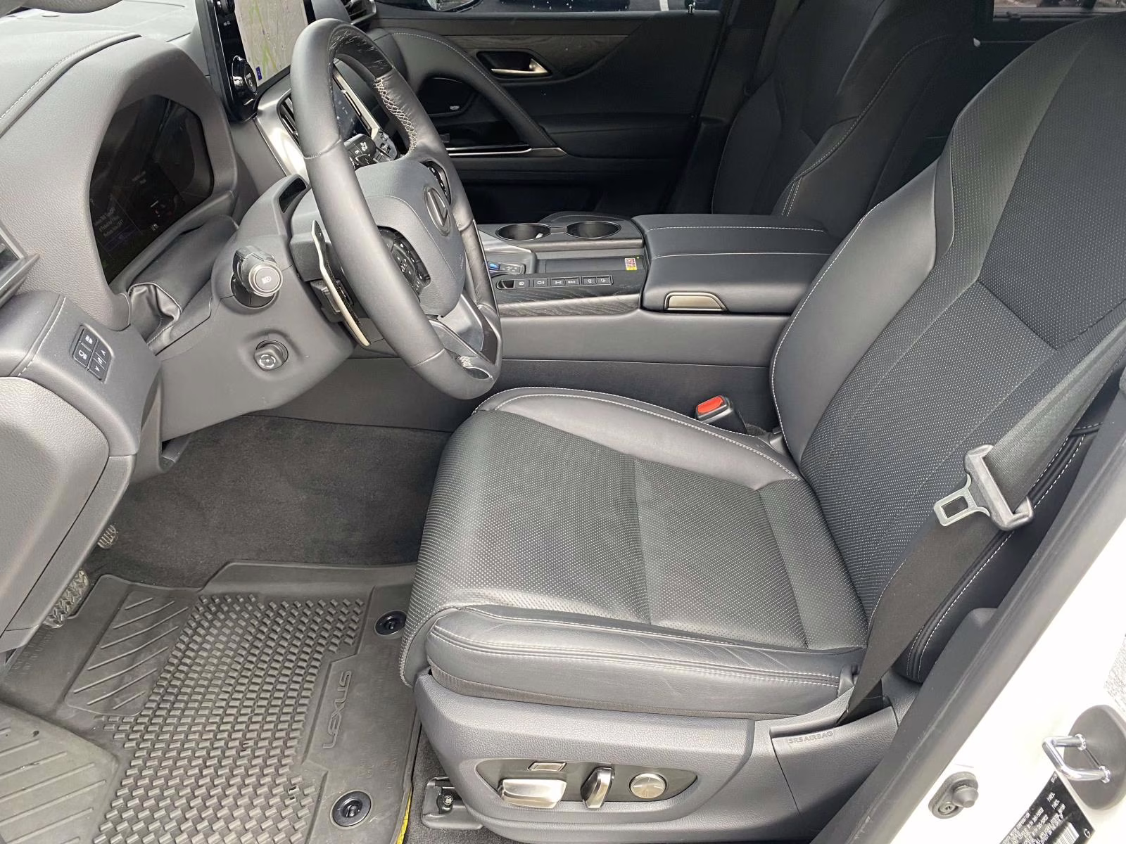 2025 Eminent White Pearl Lexus LX 700h Luxury 4X4 SUV