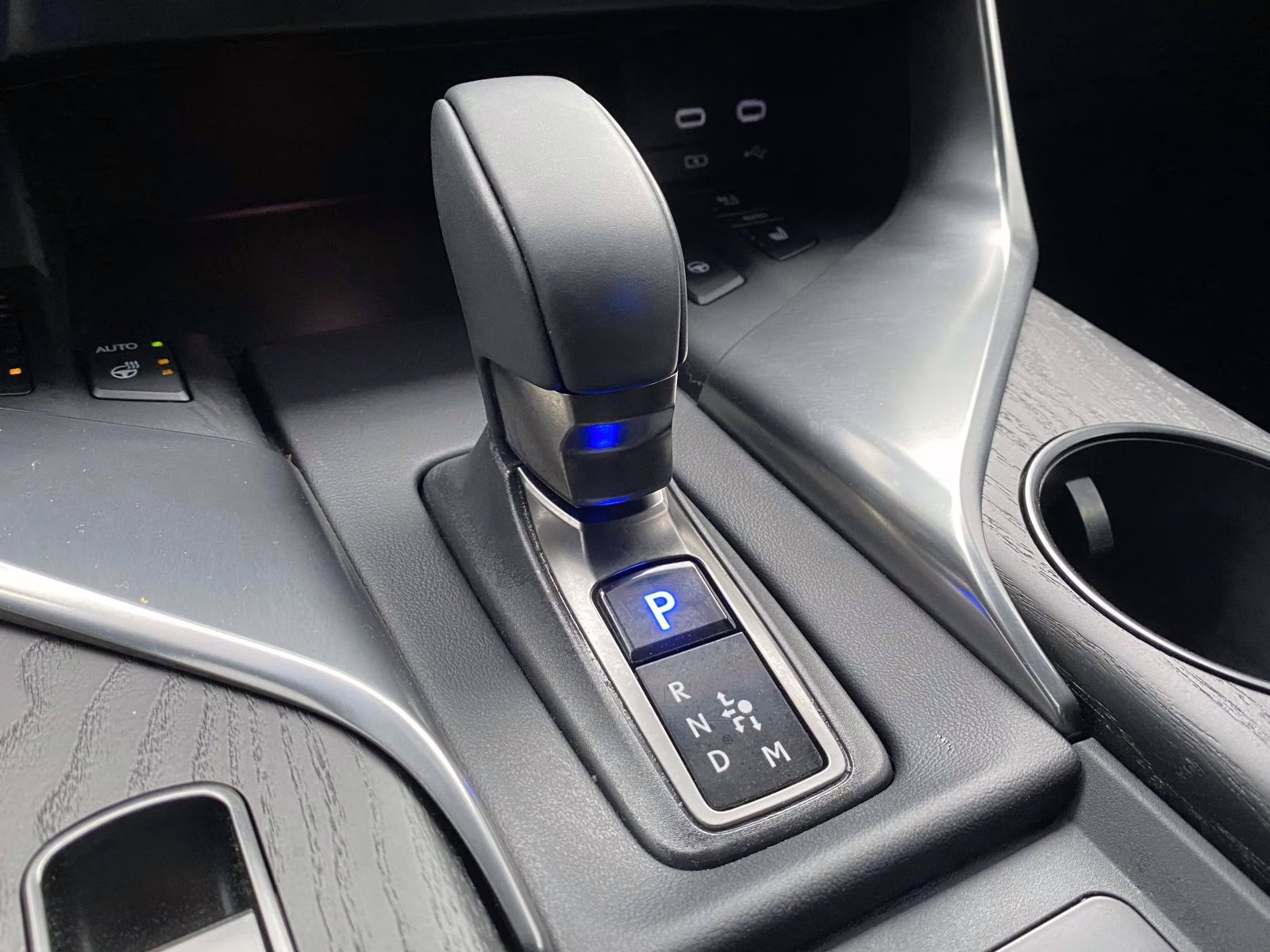 2025 Eminent White Pearl Lexus LX 700h Luxury 4X4 SUV