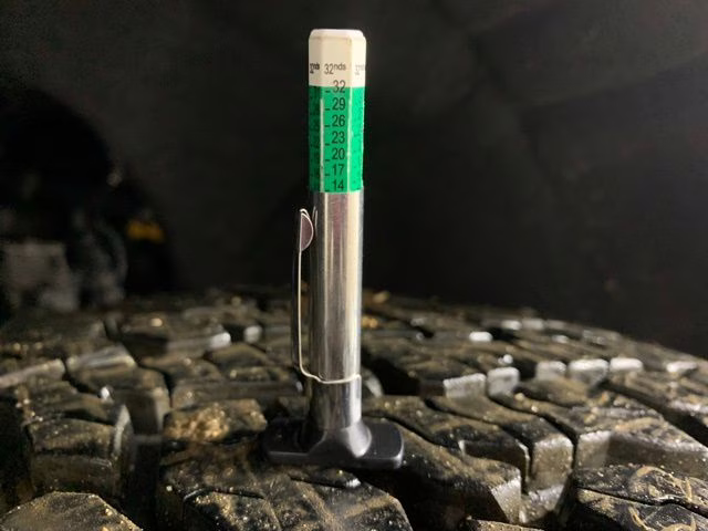 2023 Summit White GMC Sierra 1500 AT4 4X4 Truck