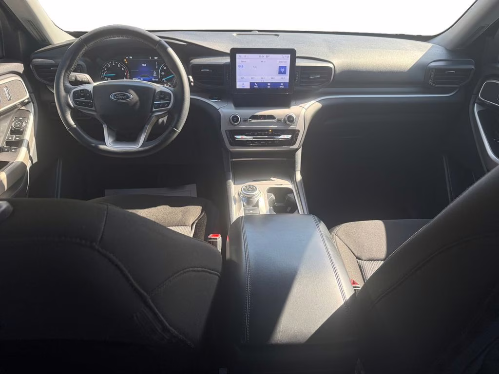 2023 Silver Metallic Ford Explorer XLT RWD SUV