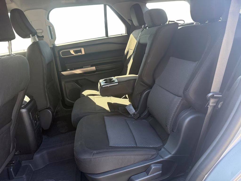 2023 Silver Metallic Ford Explorer XLT RWD SUV