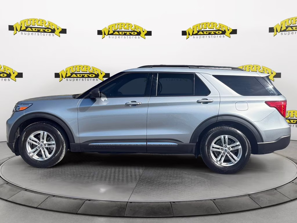 2023 Silver Metallic Ford Explorer XLT RWD SUV